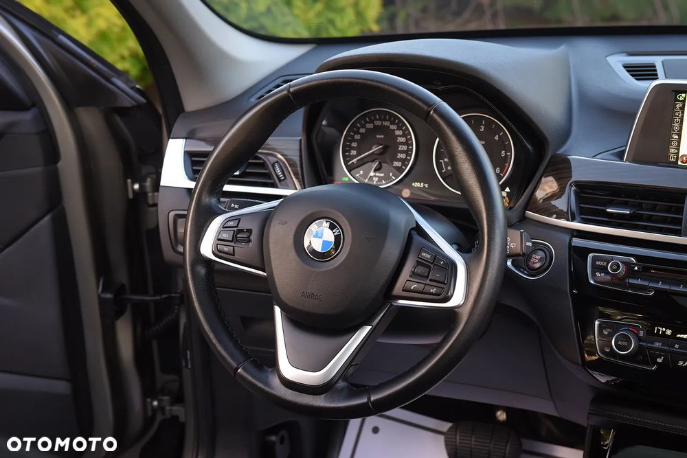 BMW X1 xDrive20d Sport Line - 3