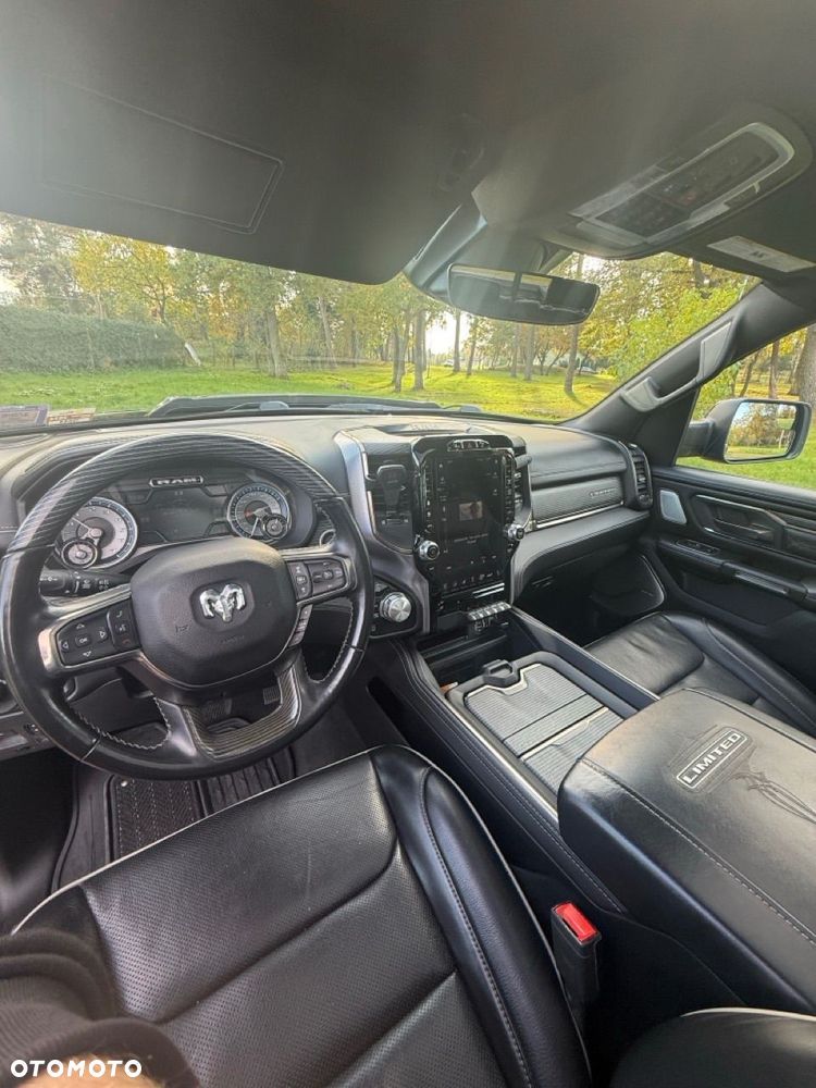 RAM 1500 5.7 Crew Cab Shortbed Limited Black - 14