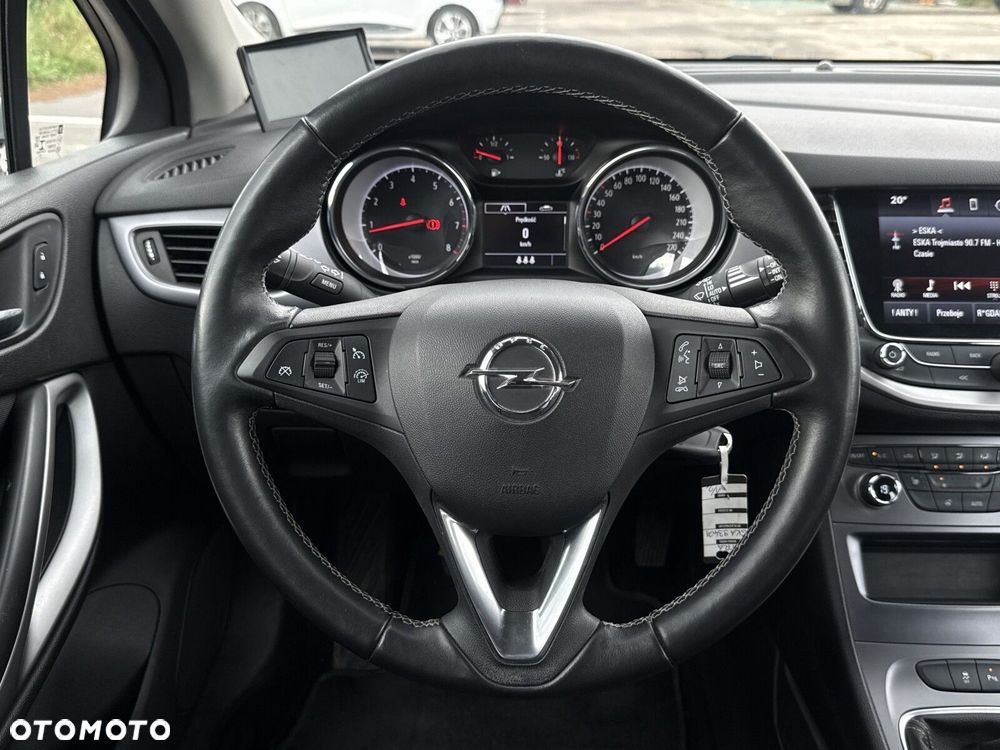 Opel Astra 1.4 T Elite - 11