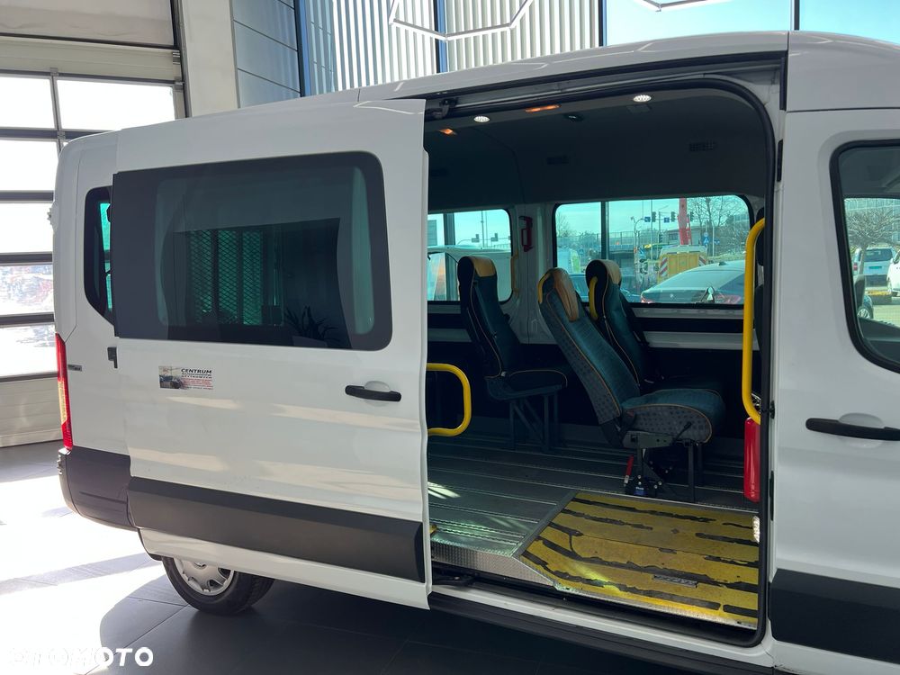 Ford Transit 350 Combi 2.2 TDCi Manual / BEZWYPADKOWY / GWARANCJA / 9 MIEJSC / SERWISOWANY / 1WŁ. / ORYGINALNY PRZEBIEG / RAMPA DLA INWALIDÓW - 7