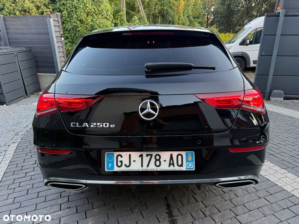 Mercedes-Benz CLA 250 e 8G-DCT AMG Line - 5