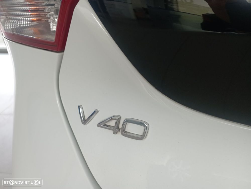 Volvo V40 2.0 D2 Momentum - 21