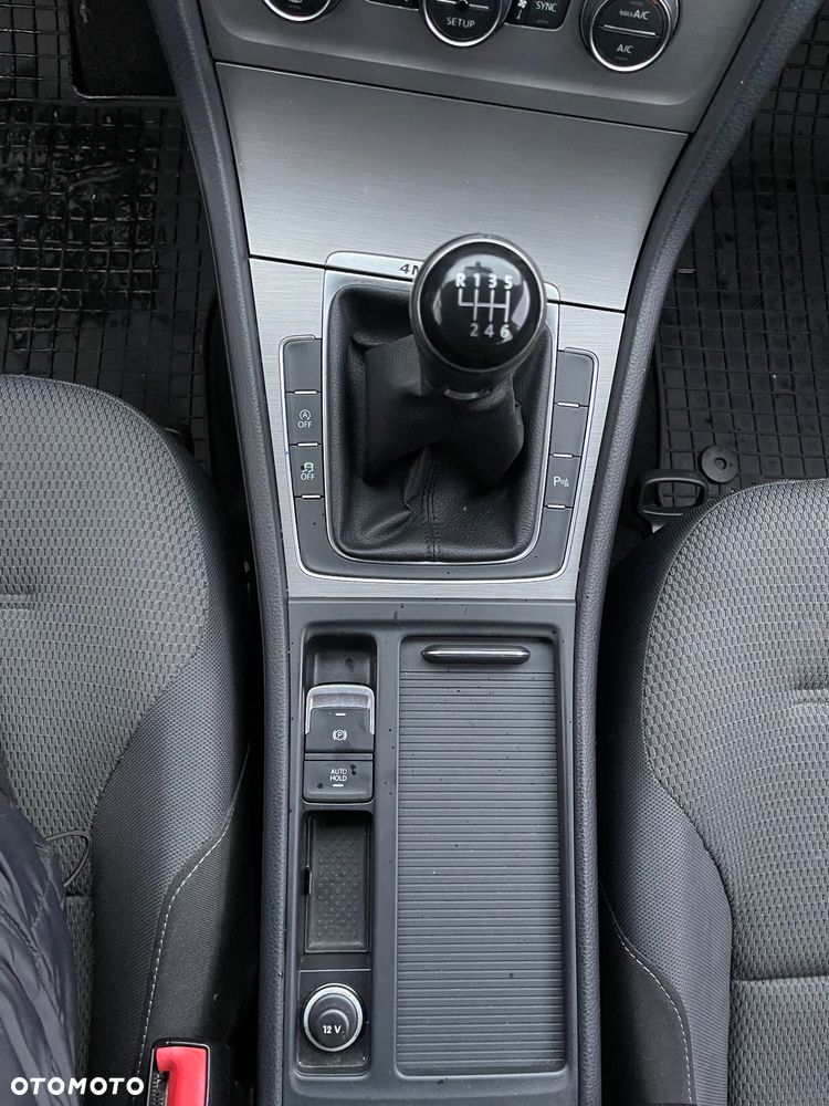 Volkswagen Golf 1.6 TDI 4Motion BlueMotion Technology Trendline - 28