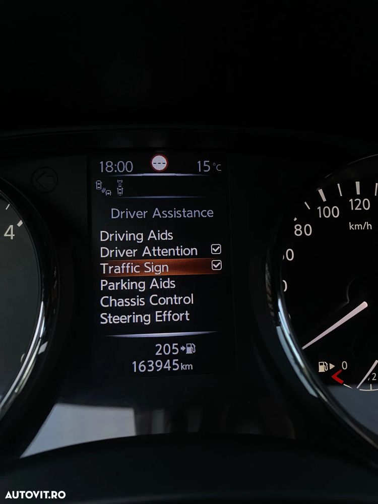 Nissan Qashqai 1.6 DCI 4 x 4 DPF Start/Stop tekna - 25