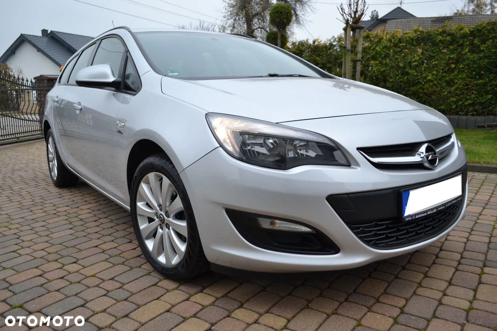 Opel Astra 1.4 T Cosmo EU6 - 32