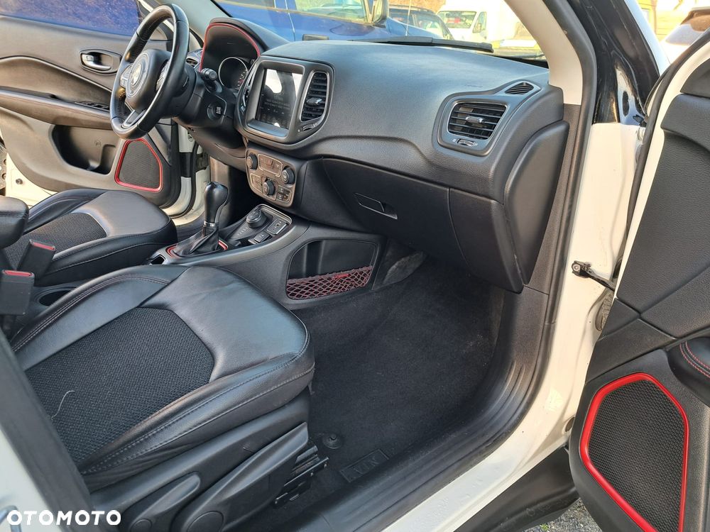 Jeep Compass - 16