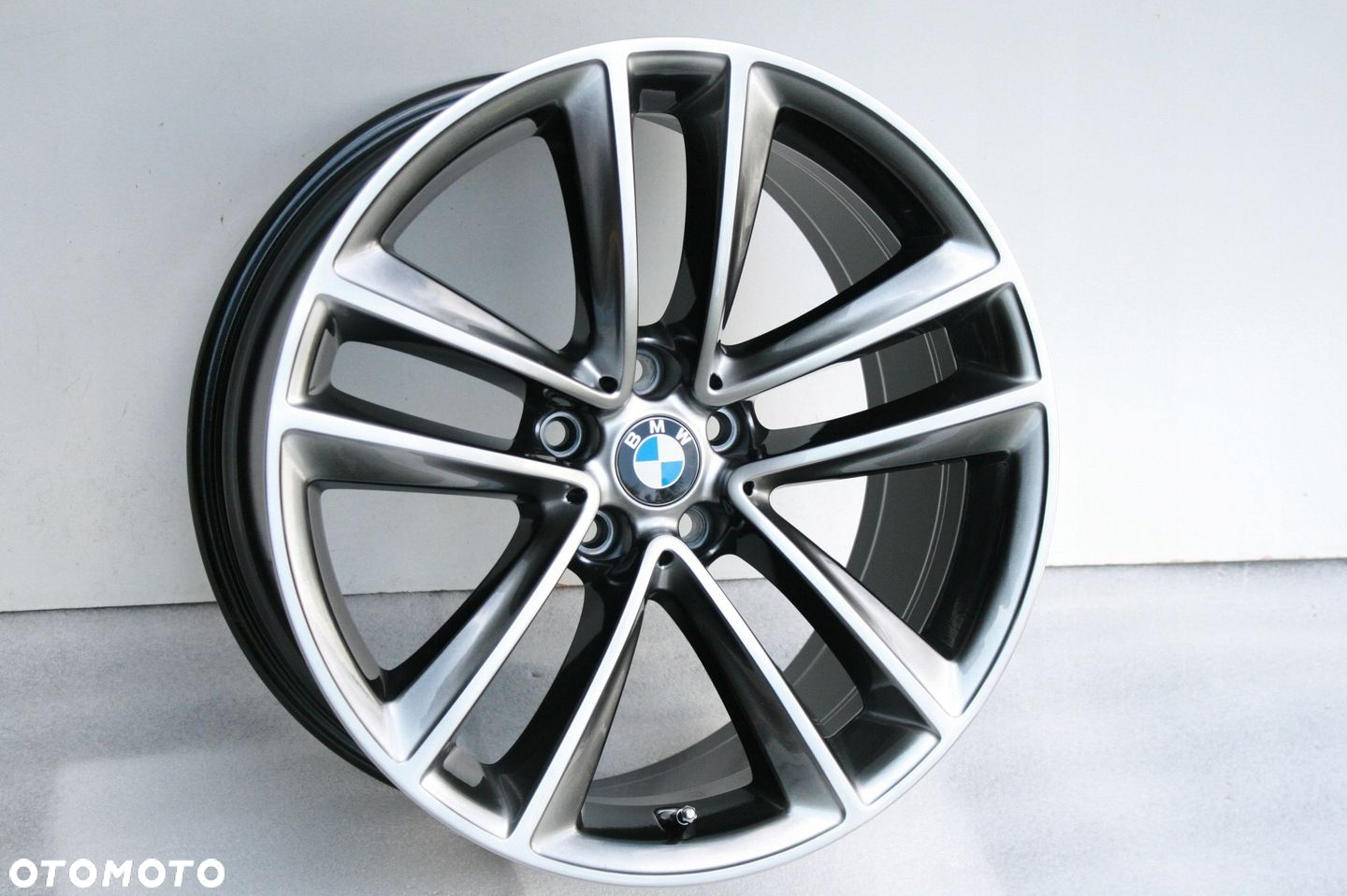 19 ORYGINAŁ BMW G 7 8 6 5 5GT 4 3 X1 X3 X4 - 4