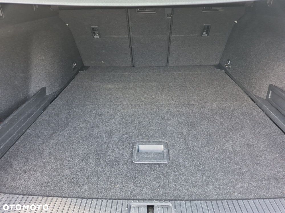 Volkswagen Passat Variant 2.0 TDI SCR Business DSG - 29