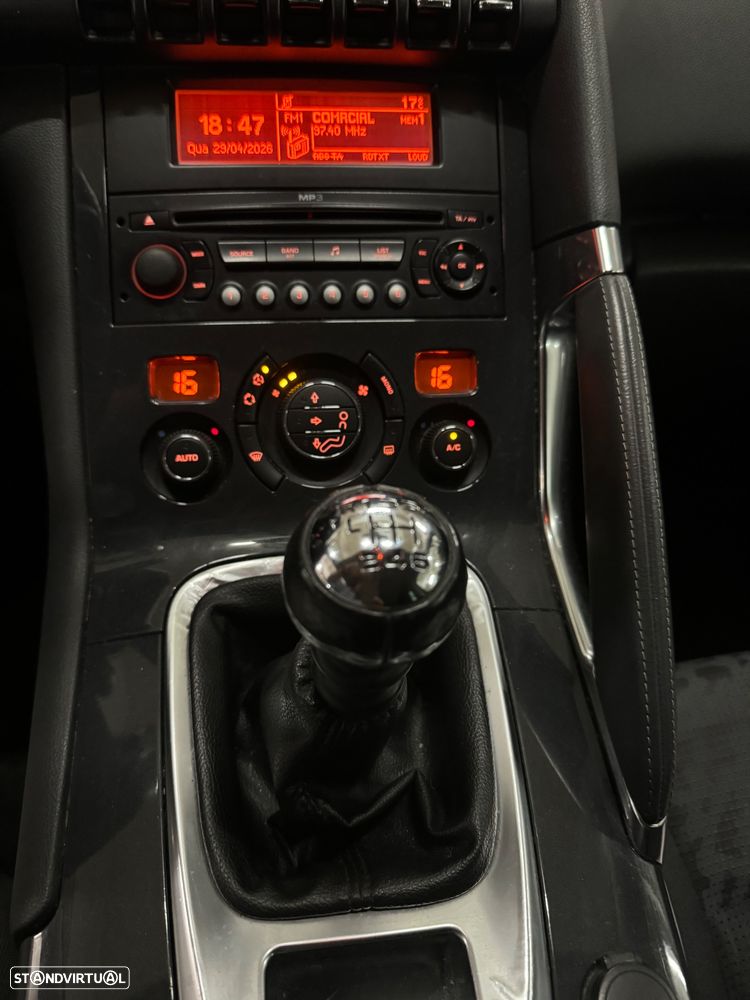 Peugeot 3008 1.6 HDi Sport 130g - 33