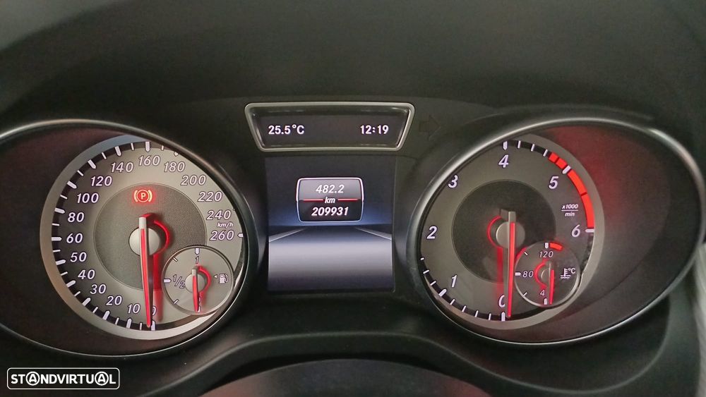 Mercedes-Benz CLA 200 d Shooting Brake Urban - 8