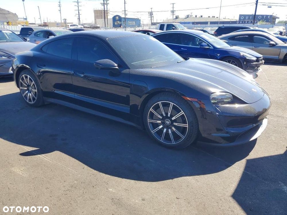 Porsche Taycan - 6