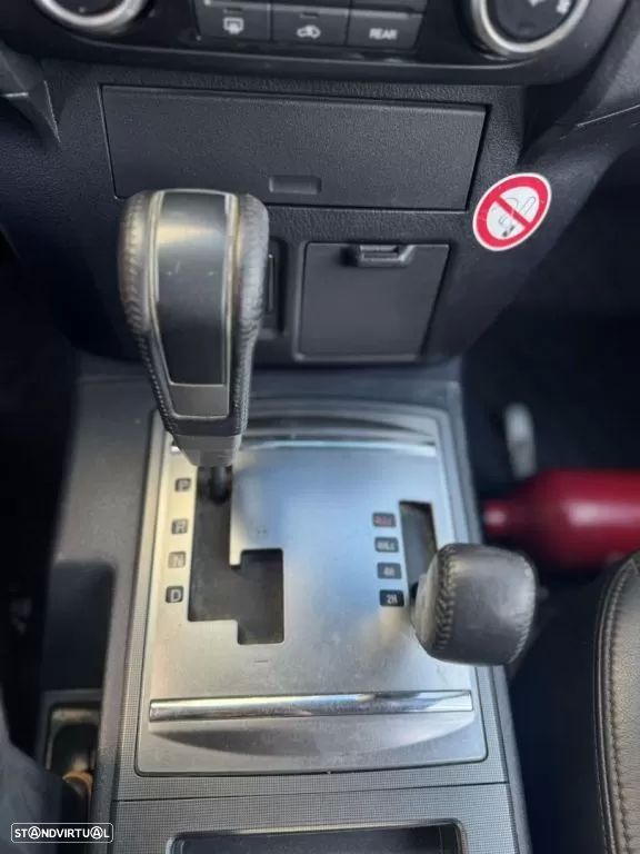 Mitsubishi Pajero 3.2 DI-D Auto Instyle - 23