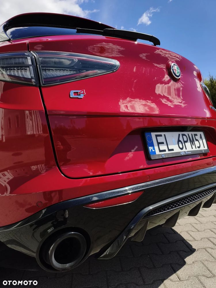Alfa Romeo Stelvio 2.0 Turbo 16V AT8-Q4 Veloce Ti - 22