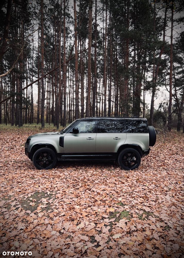 Land Rover Defender - 2
