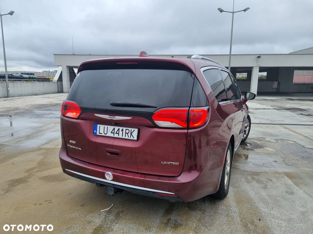 Chrysler Pacifica - 8