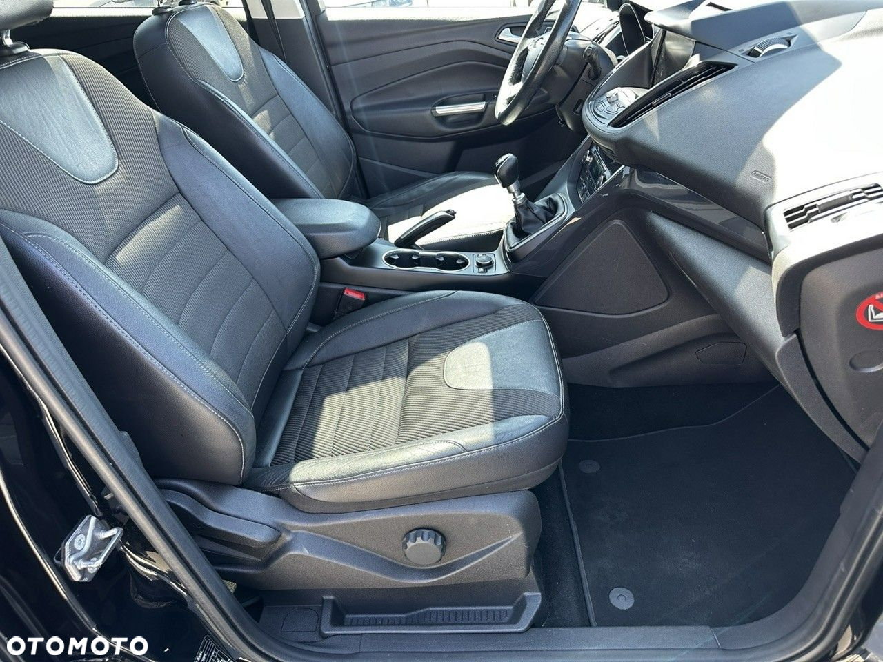 Ford Kuga 2.0 TDCi 2x4 Titanium - 15