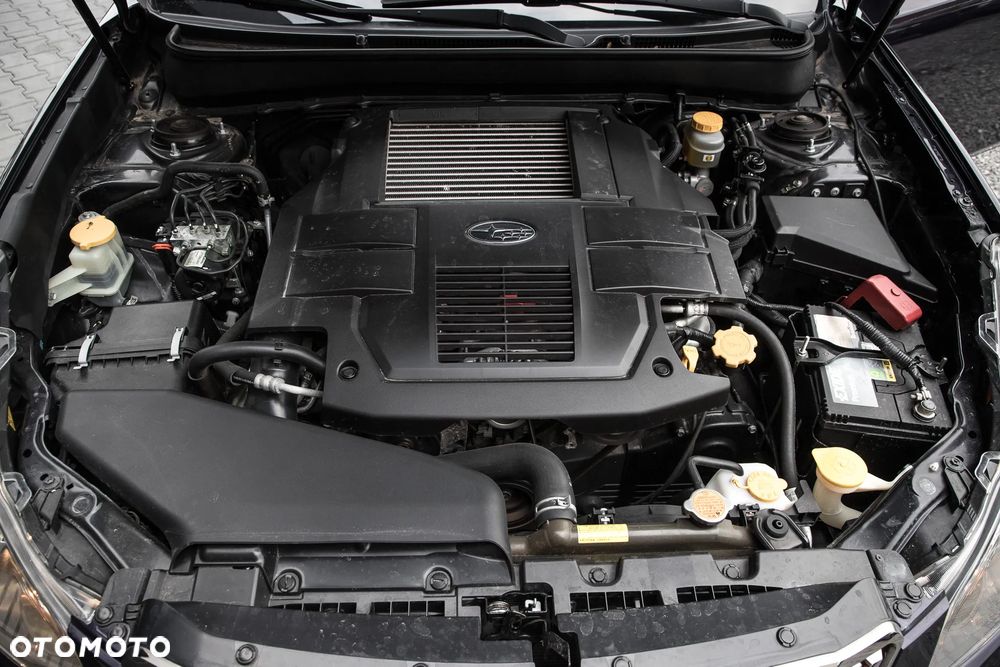 Subaru Legacy 2.5i GT - 32