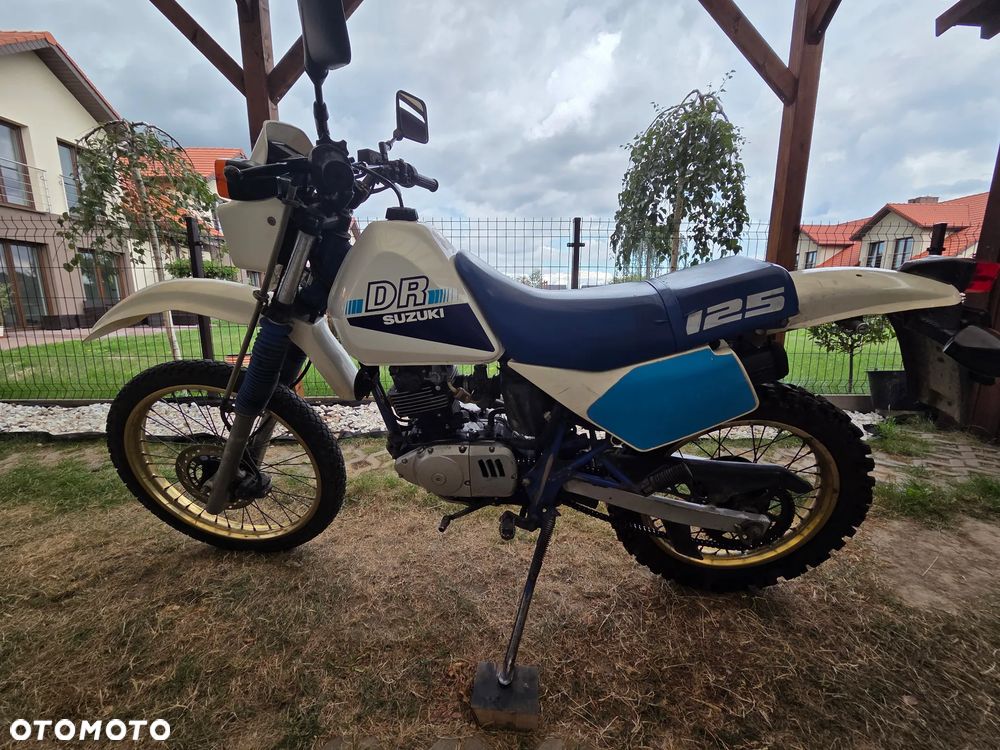 Suzuki DR - 7