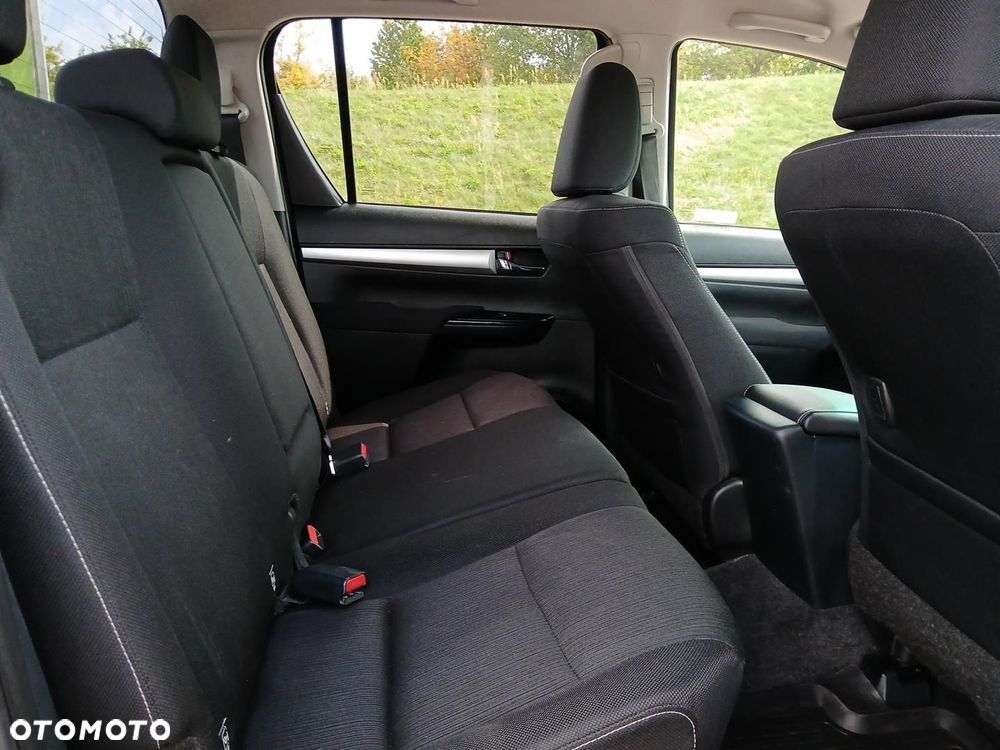 Toyota Hilux 2.8 D-4D Double Cab SR5 4x4 - 17