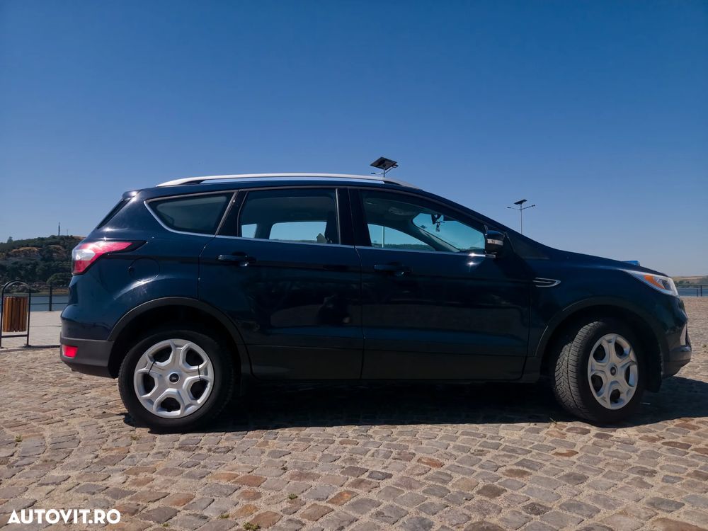 Ford Kuga 1.5 TDCi 2x4 Business Edition - 6