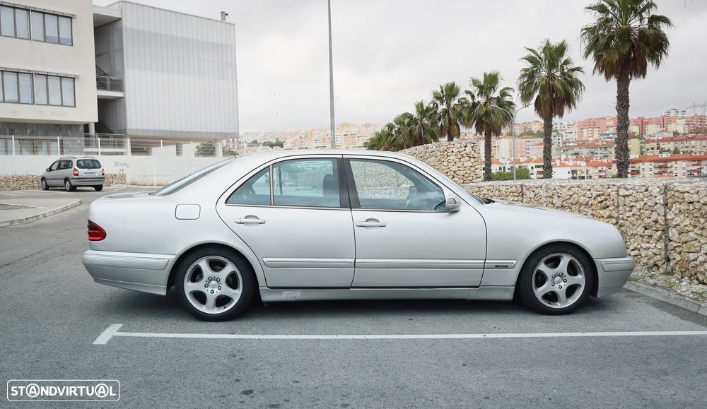 Mercedes-Benz E 220 - 12