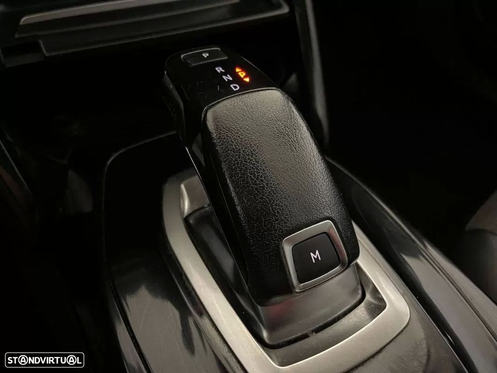 Peugeot 2008 1.5 BlueHDi Allure EAT8 - 27