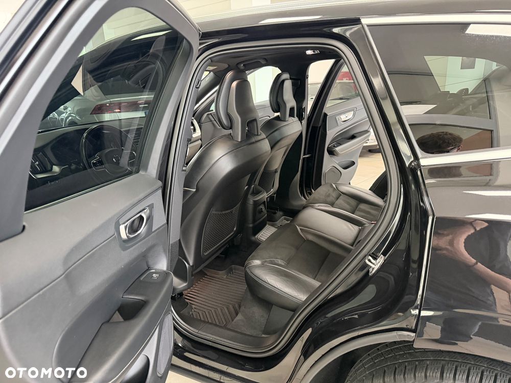 Volvo XC 60 T6 AWD Plug-In Hybrid R-Design - 28