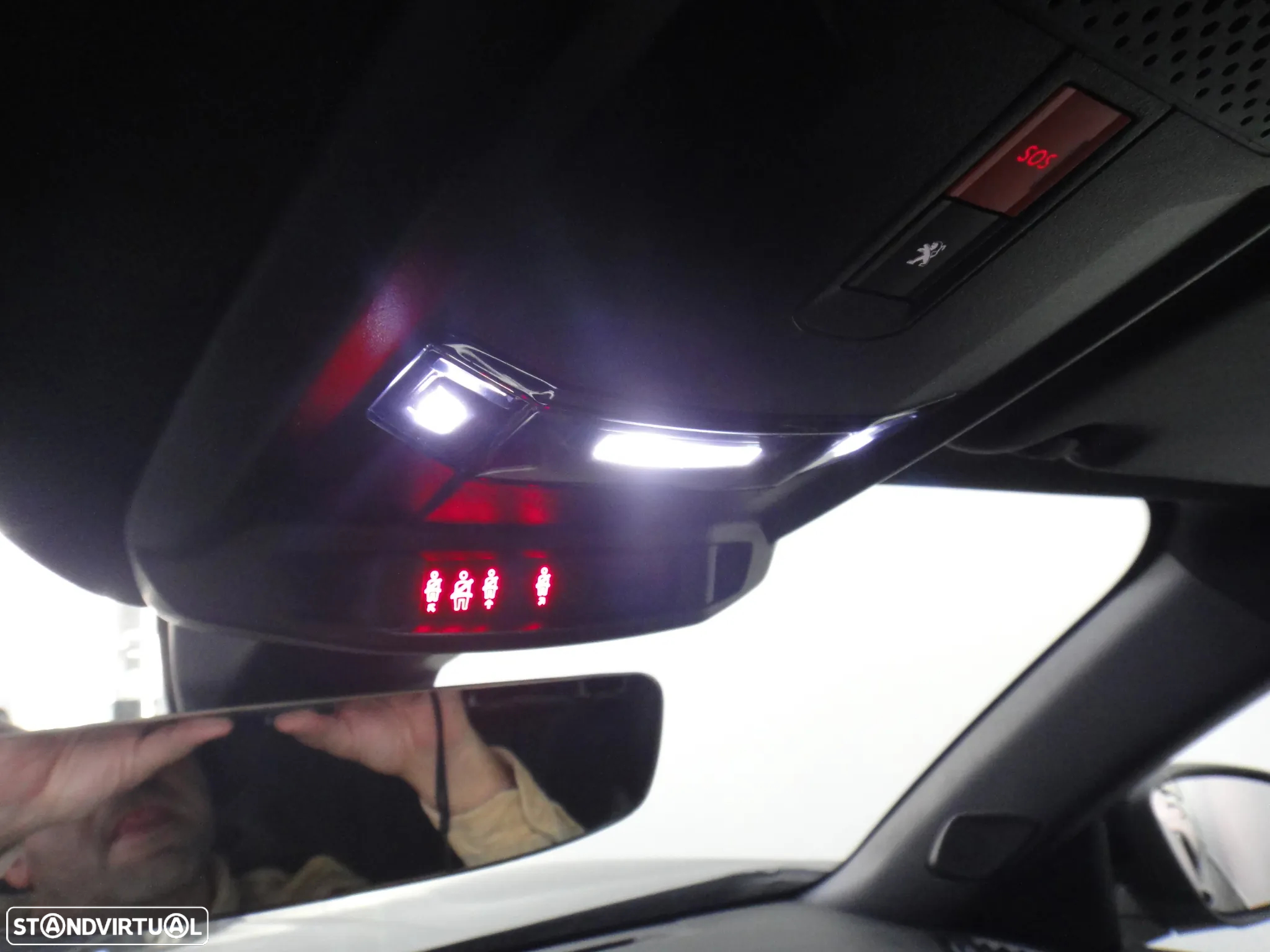 Peugeot 2008 1.2 PureTech GT EAT8 - 39