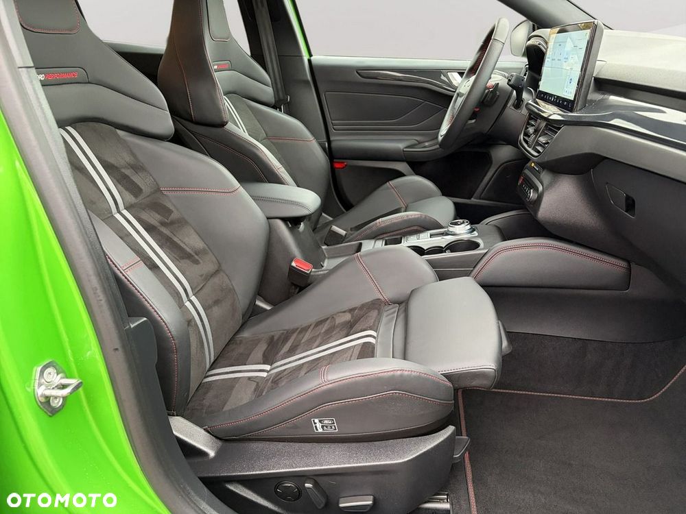 Ford Focus 2.3 EcoBoost ST X - 28