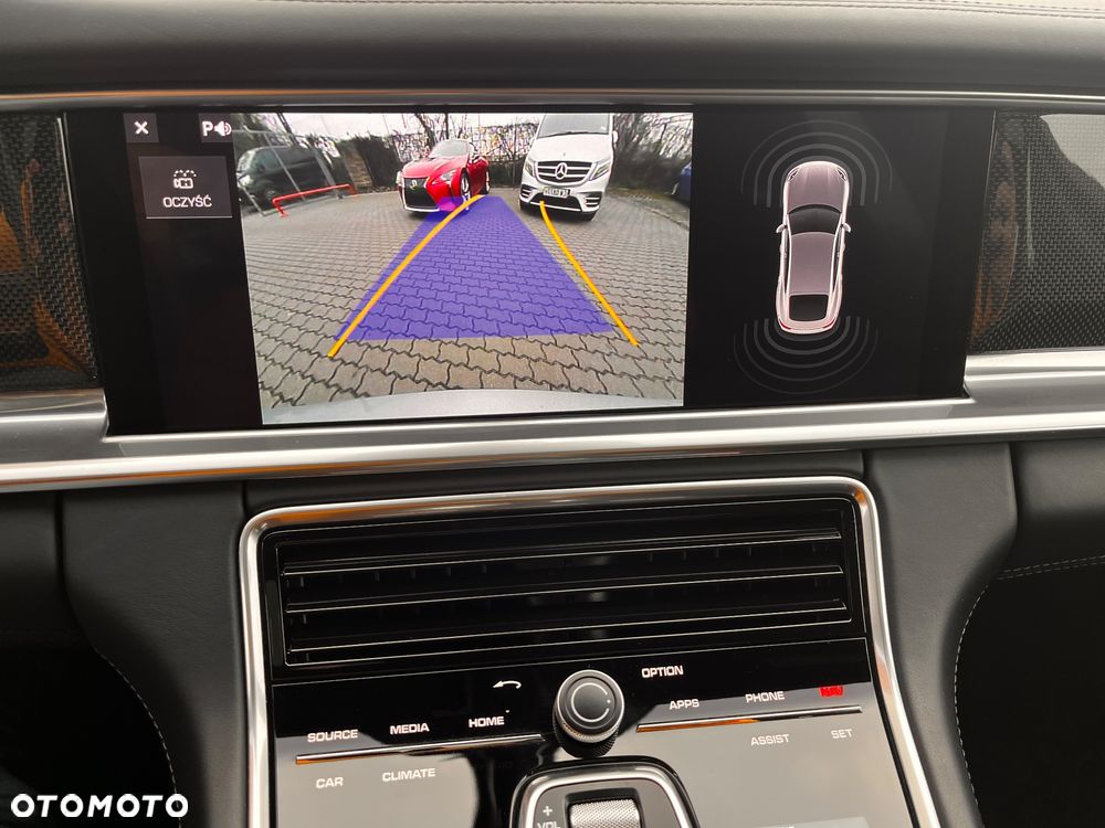 Porsche Panamera - 34