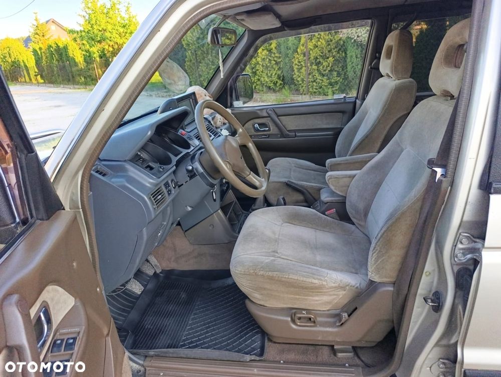 Mitsubishi Pajero 2.5 TD GL - 4