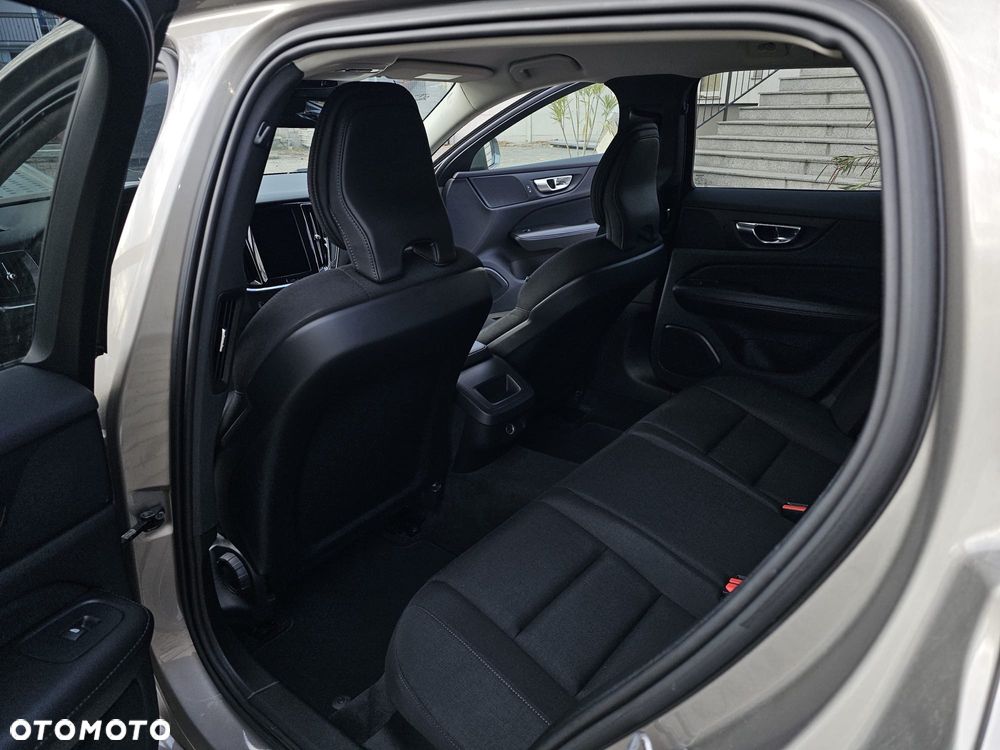 Volvo V60 D3 Momentum - 28