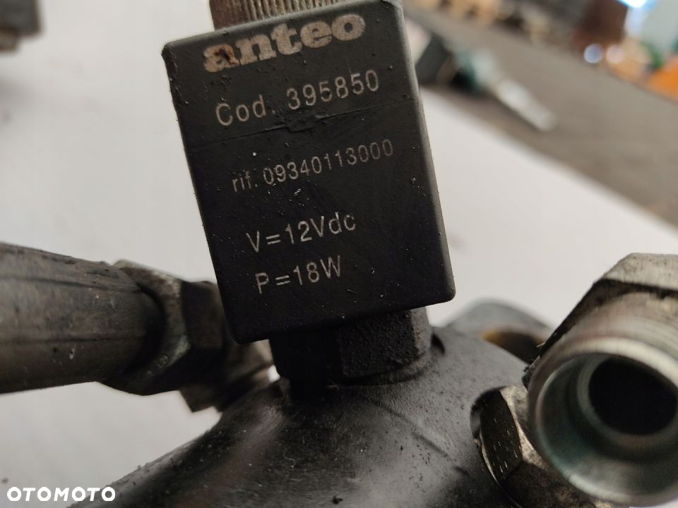 Siłownik Hydrauliczny Do Windy Załadunkowej Anteo - 7