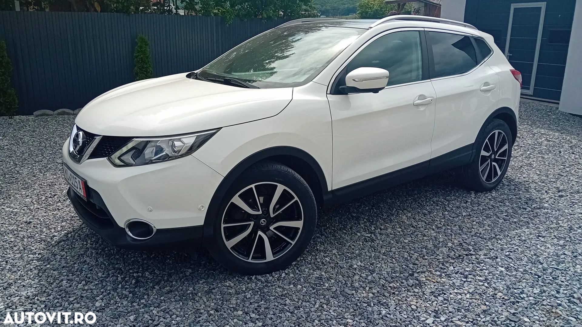 Nissan Qashqai 1.6 DCI 4 x 4 DPF tekna - 1