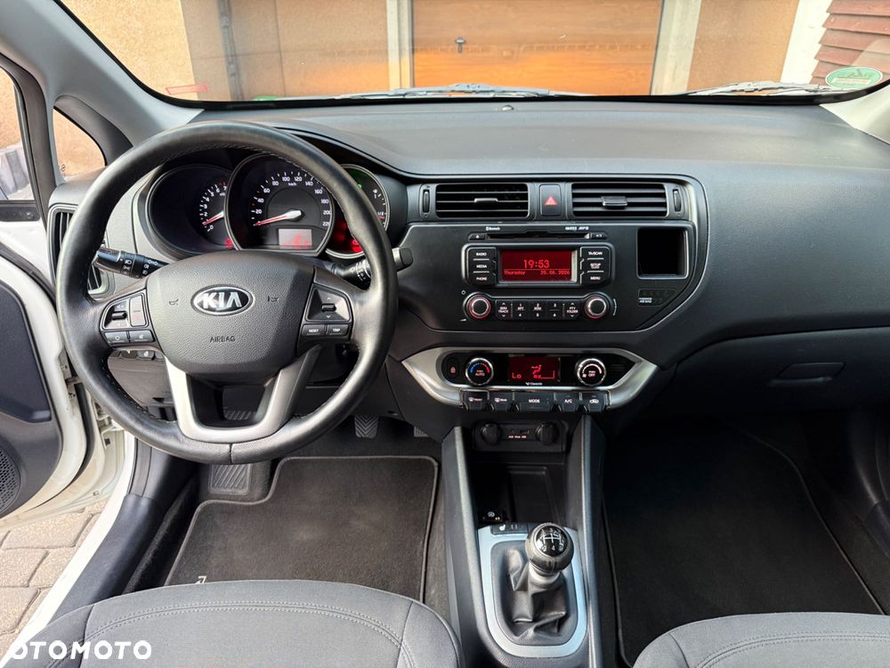 Kia Rio - 5