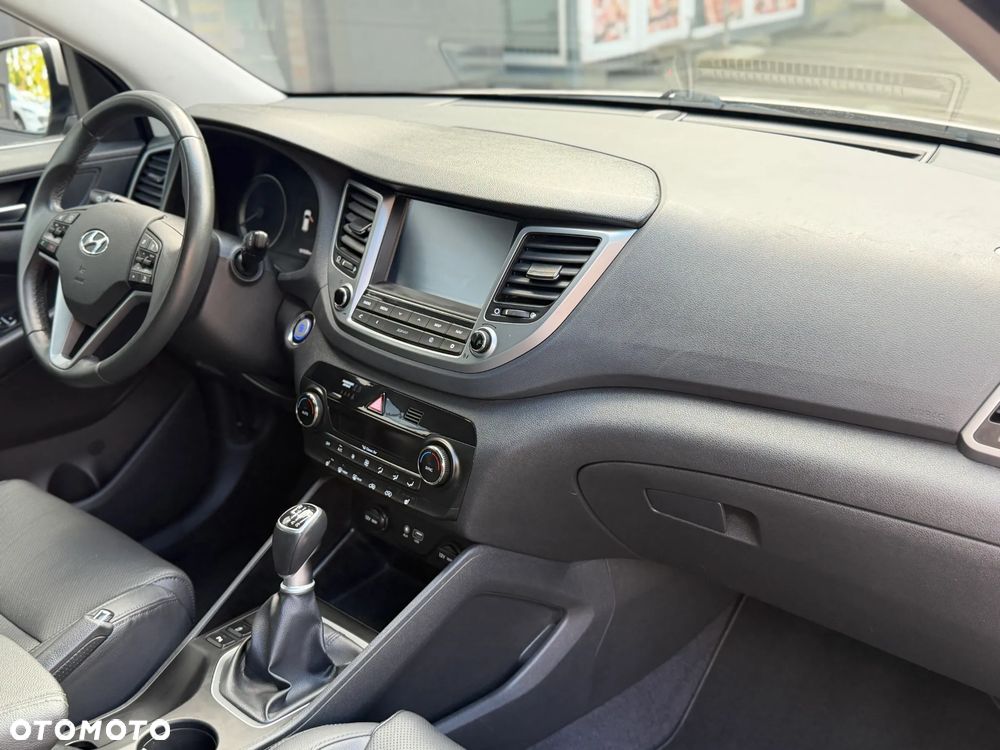 Hyundai Tucson 1.7 CRDI BlueDrive TourdePologne 2WD - 35