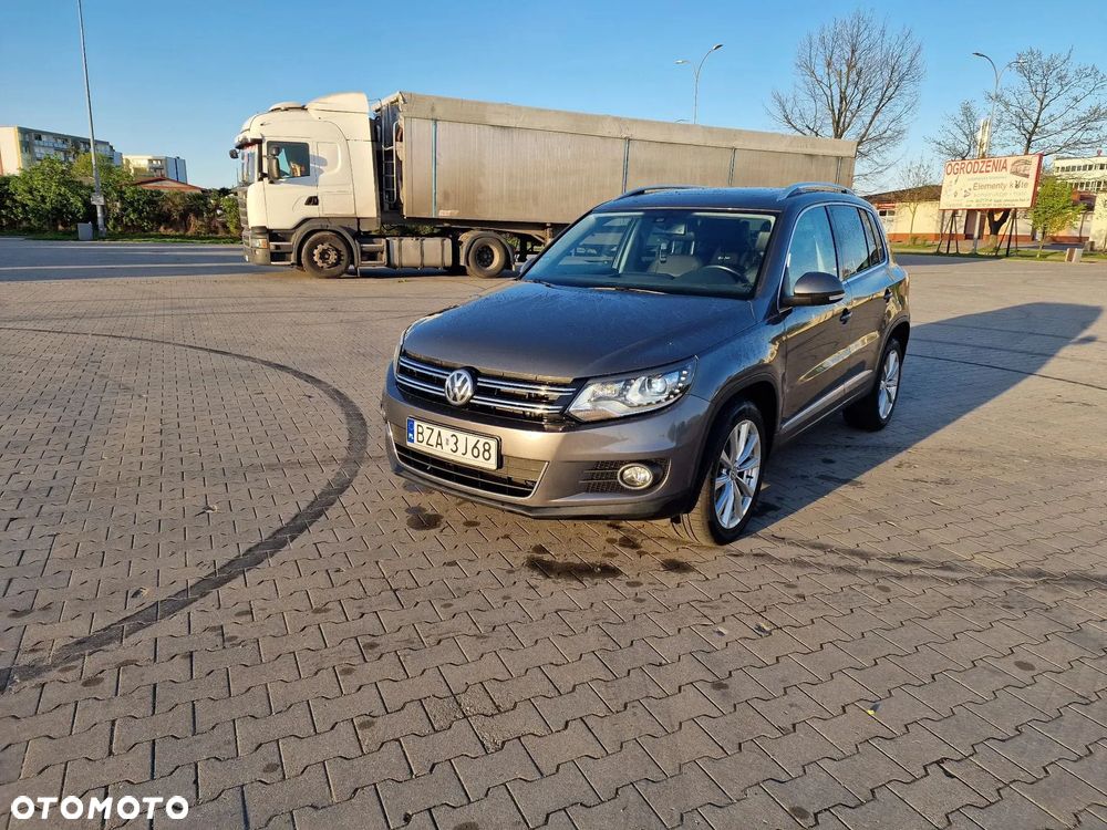 Volkswagen Tiguan - 1