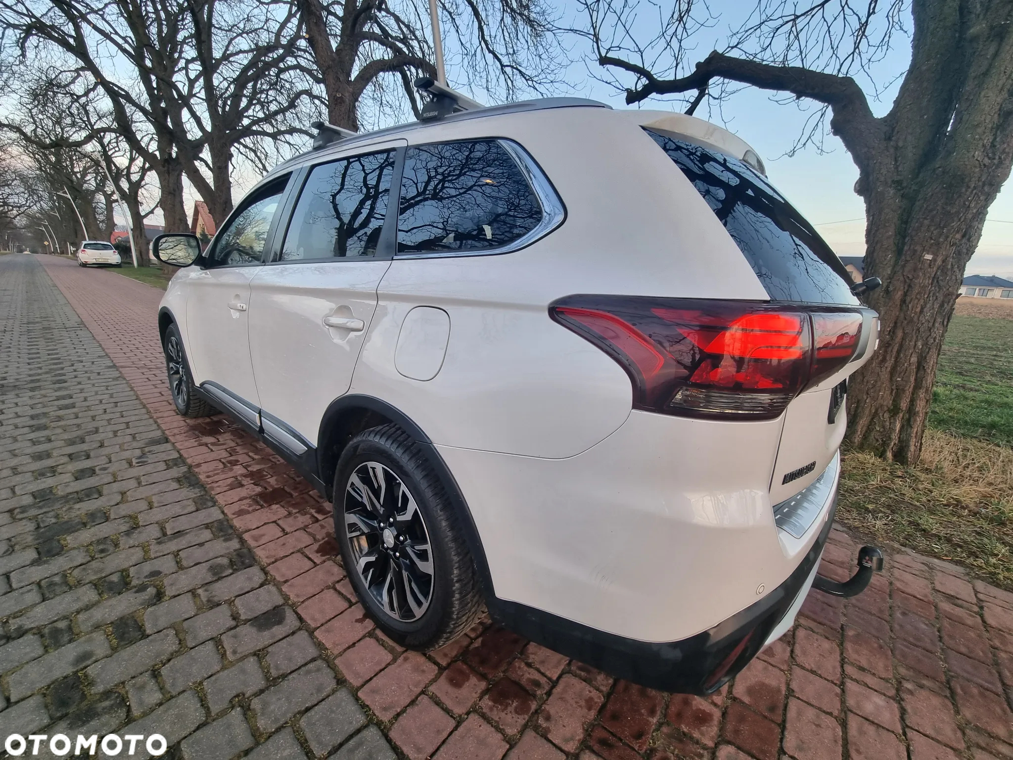 Mitsubishi Outlander 2.2 DID Intense + 4WD - 32