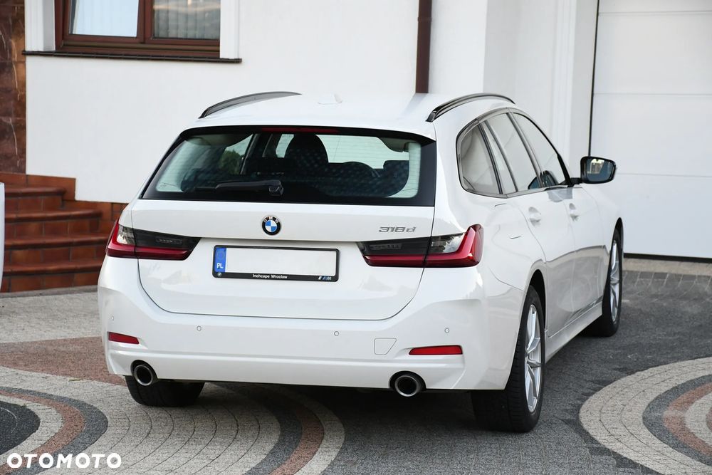 BMW Seria 3 318d mHEV - 9