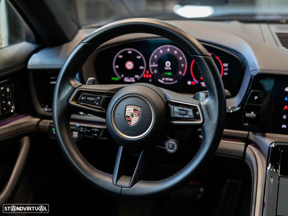 Porsche Panamera 4 E-Hybrid - 36