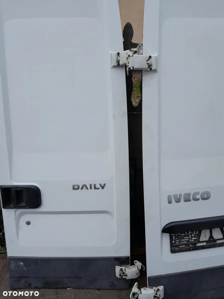 Drzwi tylne komplet Iveco Daily 10r - 6