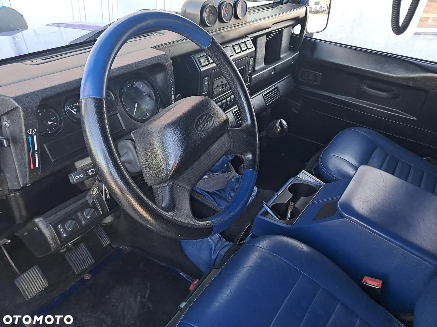 Land Rover Defender 110 2.5 TDI - 9