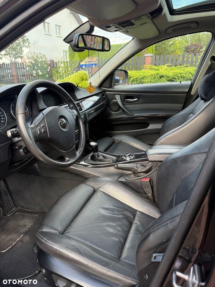 BMW Seria 3 320d - 12