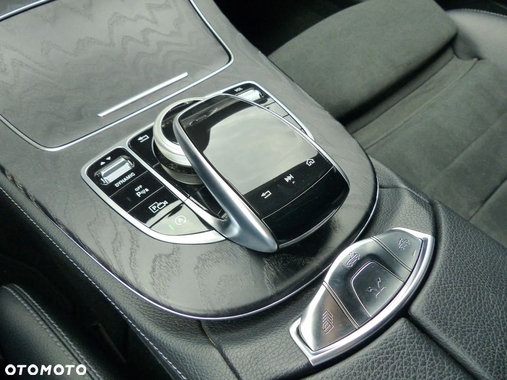 Mercedes-Benz Klasa E 200 9G-TRONIC AMG Line - 23
