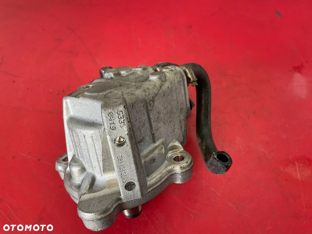 BMW  E90 POMPA WTRYSKOWA 7797874 - 3