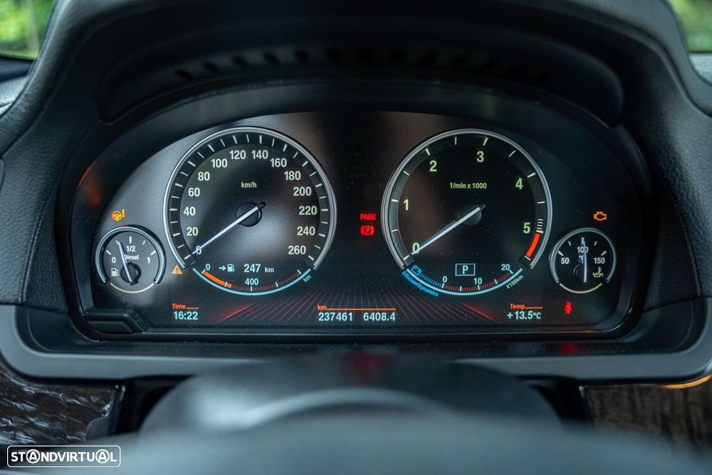 BMW 740 d Pack M - 19