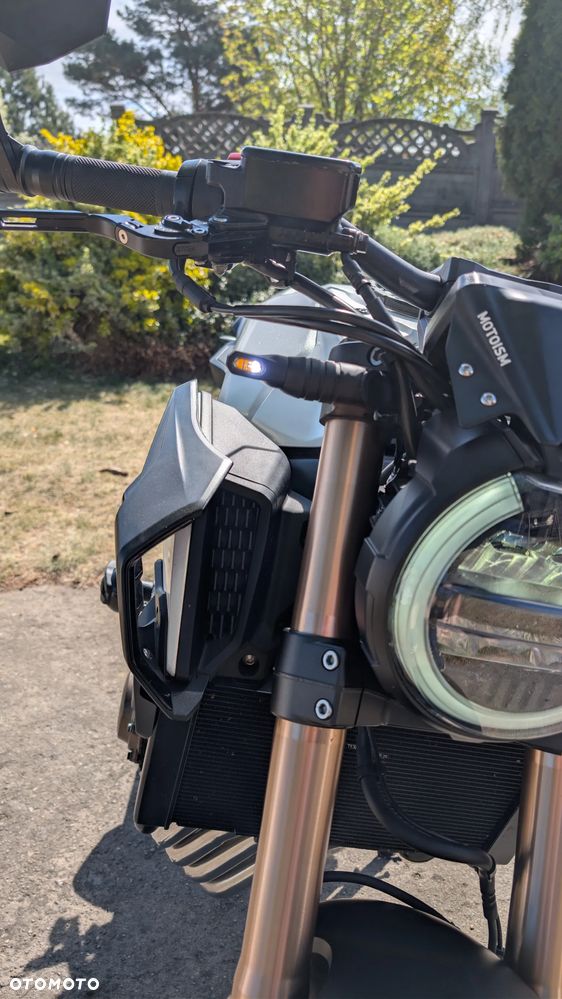 Honda CB - 16