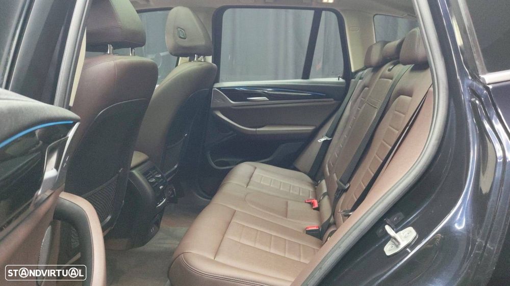 BMW iX3 Inspiring - 11