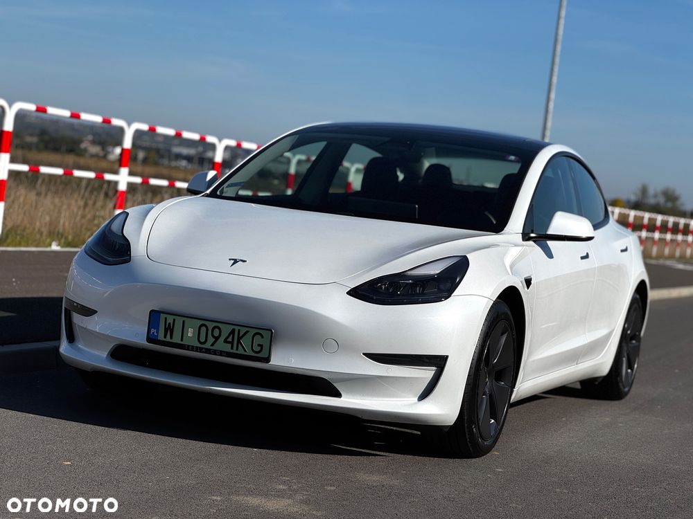 Tesla Model 3 - 1