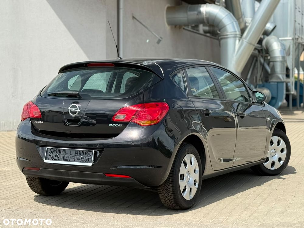 Opel Astra 1.4 150 Jahre - 11